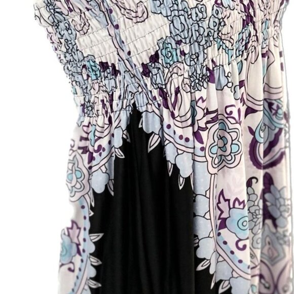 Adorable Light Colored Paisley Printed Halter Dress on Black Accented Fabric - Picture 4 of 6